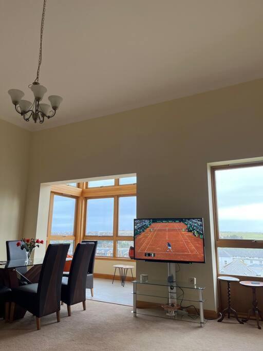 Apartment 500 - Metro Style Apartment On Nc500 Thurso Bagian luar foto