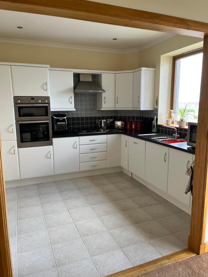 Apartment 500 - Metro Style Apartment On Nc500 Thurso Bagian luar foto