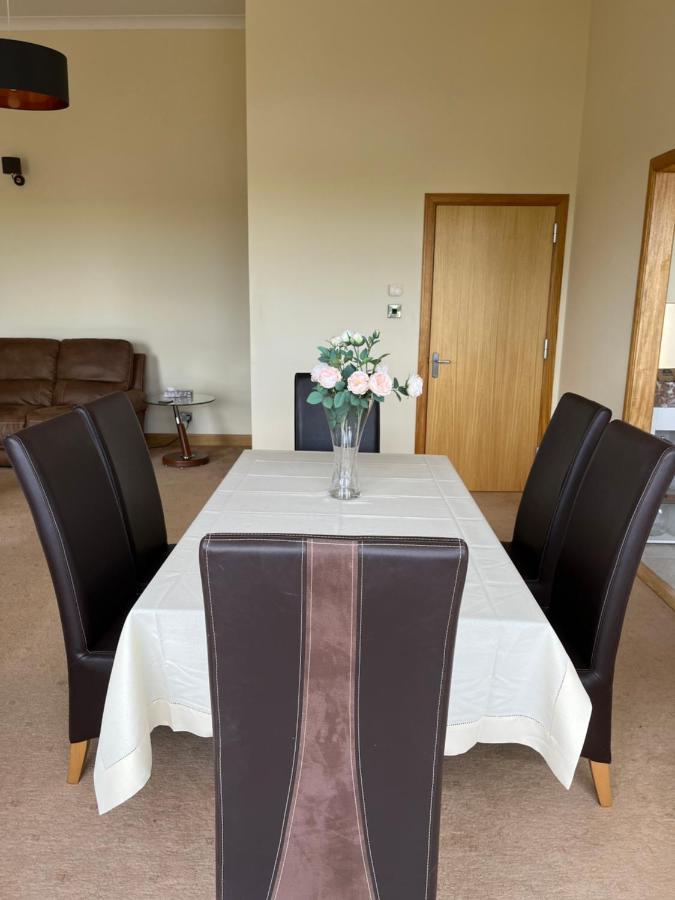 Apartment 500 - Metro Style Apartment On Nc500 Thurso Bagian luar foto